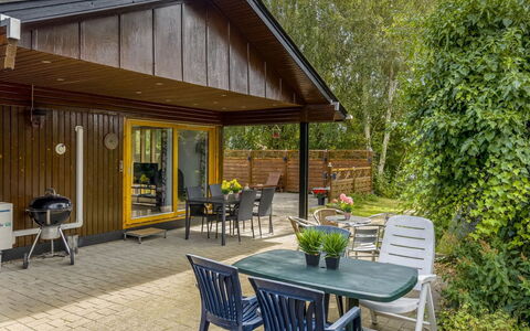 Naema - 500M from the Sea: Wood, Furniture, Apartment, Room, Ceiling, Wood Stain, Chair, Hardwood, Varnish, Lumber