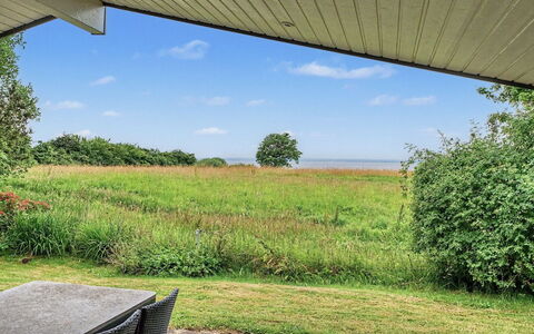 Sigbrit - 100M from the Sea: Grass, Green, Shrub, Land Lot, Groundcover, Garden, Shade, Lawn