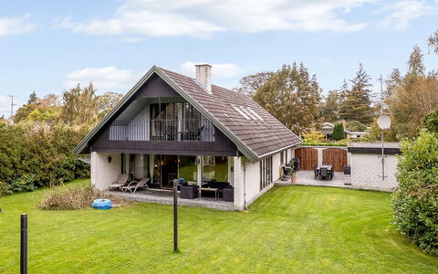 Gia - 500M from the Sea: Roof, House, Home, Cottage, Door, Siding, Deck, Porch, Plank, Hardwood