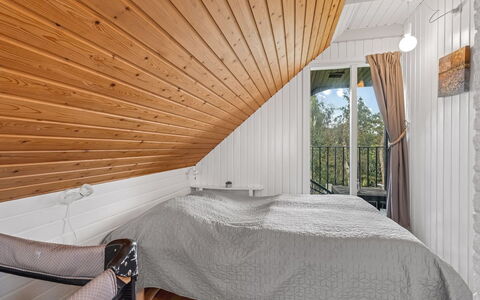 Gia - 500M from the Sea: Roof, House, Home, Cottage, Door, Siding, Deck, Porch, Plank, Hardwood