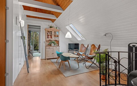 Gia - 500M from the Sea: Roof, House, Home, Cottage, Door, Siding, Deck, Porch, Plank, Hardwood