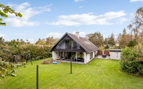 Gia - 500M from the Sea: Roof, House, Home, Cottage, Door, Siding, Deck, Porch, Plank, Hardwood