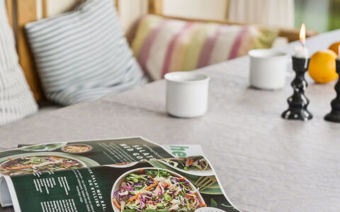 Elle - 175M from the Sea: Tableware, Table, Serveware, Food, Drinkware, Ingredient, Dishware, Plate, Linens