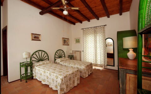 Villa Incanto: Furniture, Interior Design, Wood, Flooring, Floor, Ceiling, Bedroom, Bed, Room, Lighting