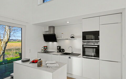 Wolkenfrei: Kitchen, Countertop, Kitchen Appliance, Flooring, Interior Design, Cabinetry, Major Appliance, Ceiling, Home Appliance, Kitchen Stove