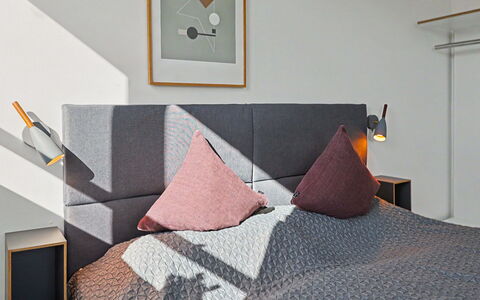 Lille Klit (325): Furniture, Bedroom, Interior Design, Bed, Flooring, Bed Sheet, Floor, Bedding, Linens, Lighting