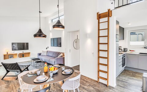 Zwischen Den Hügeln (153): Furniture, Interior Design, Flooring, Floor, Apartment, Room, Chair, Wood Flooring, Living Room, Ceiling