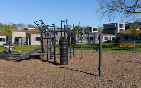 Zwischen Den Hügeln (153): Public Space, Human Settlement, Playground Slide, Outdoor Play Equipment, Shade, Chute, Playground, Park