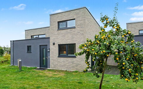 Dünenblick 165 (Seenähe): Facade, Shrub, Residential Area, Home, Door, Siding, Cottage, Garden, Yard, Sash Window