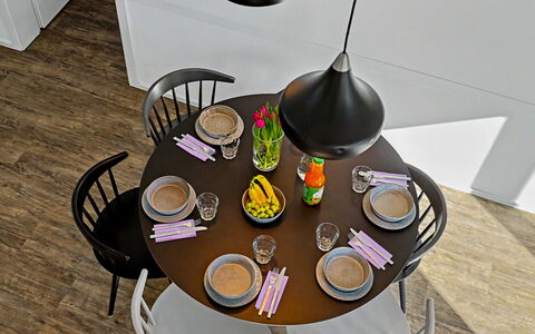 Schulenburg (137): Furniture, Wood, Chair, Table, Dining Room, Kitchen & Dining Room Table, Interior Design, Flooring, Floor, Restaurant