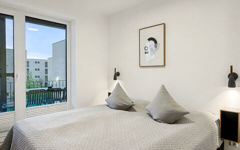 Seezauber: Interior Design, Wall, Furniture, Flooring, Floor, Bedroom, Apartment, Ceiling, Bed, Room