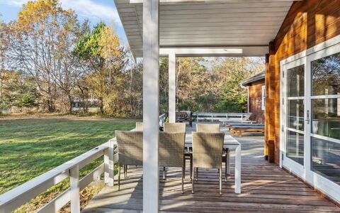 Fatiha - 800M from the Sea: Wood, Furniture, Apartment, Room, Ceiling, Wood Stain, Chair, Hardwood, Varnish, Lumber