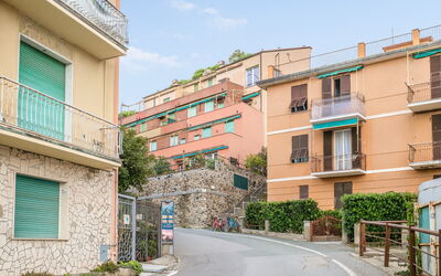 Casa Dolly, Monterosso 5 Terre: Wall, Building, Residential Area, Apartment, Neighbourhood, Town, Architecture, Home, Urban Design, Human Settlement