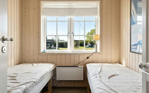 Dietke - 85M from the Sea: Wood, Floor, Plank, Hardwood, Wood Stain, Bedroom, Daylighting, Bed, Design, Bed Frame