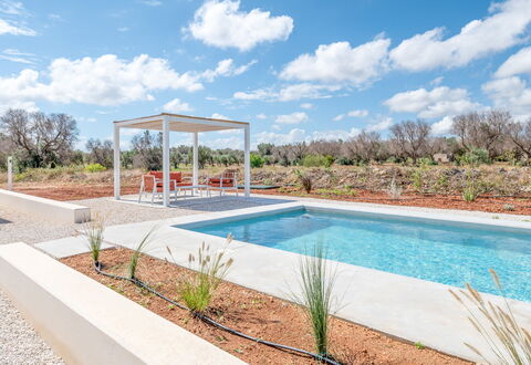 Casa Vita Bella: Composite Material, Garden, Landscaping, Swimming Pool, Shade, Design, Walkway, Outdoor Structure, Pergola, Water Feature