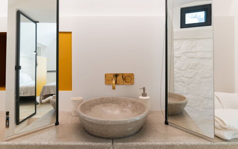 Villa Manè: Wall, Interior Design, Plumbing Fixture, Flooring, Bathroom, Mirror, Floor, Lighting, Plumbing, Tap