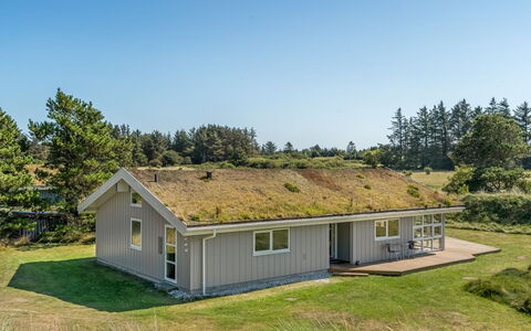 Melita - 2Km from the Sea: Blue, Shrub, Cottage, Groundcover, Garden, Estate, Shade, Landscaping, Farmhouse, Eco Hotel