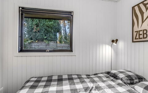 Sheyla - 70M from the Sea: Wall, Wood, Bedroom, Interior Design, Ceiling, Bed Sheet, Bedding, Bed, Floor, Linens