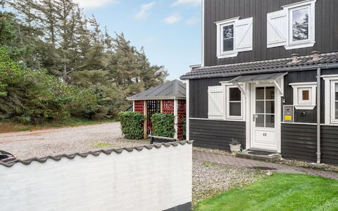 Epiphania - 100M to the Fjord: Home, Residential Area, House, Cottage, Roof, Land Lot, Siding, Garden, Estate, Lawn