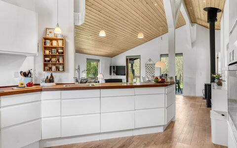 Jaane - 250M to the Fjord: Flooring, Kitchen, Countertop, Wood, Interior Design, Furniture, Floor, Kitchen Appliance, Cabinetry, Wood Flooring