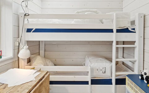 Ellenora - 1.7Km from the Sea: Wood, Bunk Bed, Floor, Flooring, Furniture, Wood Flooring, Bedroom, Bed, Plank, Room