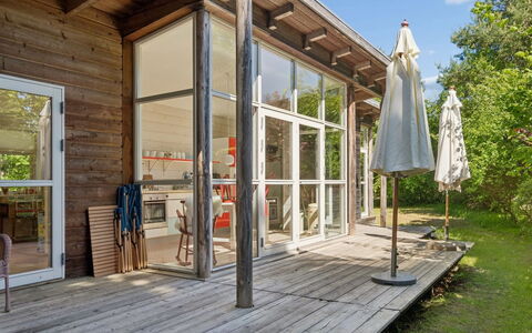 Ellenora - 1.7Km from the Sea: Wood, Porch, Door, Flooring, Hardwood, Home, Floor, Wood Stain, Wood Flooring, Composite Material