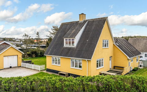 Fränze - 500M from the Sea: Cottage, Backyard, Yard, Garden Buildings, Shed, Siding, Outdoor Furniture, Log Cabin, Outdoor Structure, Shack