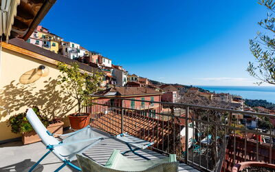 Terrazza con Glicine