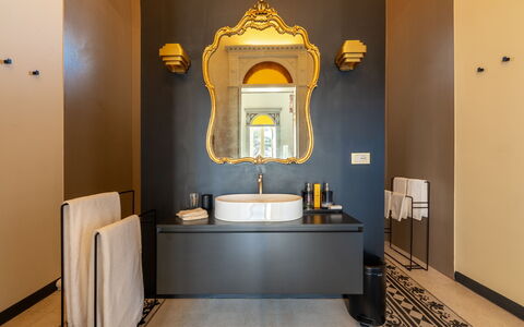 Palazzo Villani Lubelli: Wall, Interior Design, Plumbing Fixture, Bathroom Sink, Bathroom, Tap, Sink, Lighting, Plumbing, Mirror