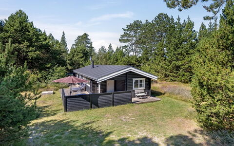 Reinhardt - 800M from the Sea: Cottage, Backyard, Yard, Garden Buildings, Shed, Siding, Outdoor Furniture, Log Cabin, Outdoor Structure, Shack