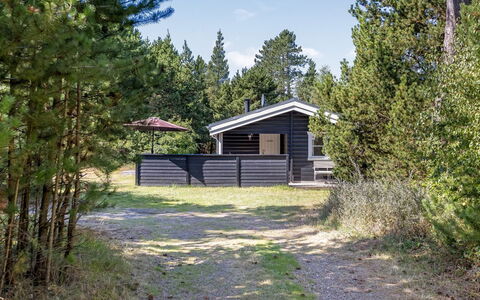 Reinhardt - 800M from the Sea: Cottage, Backyard, Yard, Garden Buildings, Shed, Siding, Outdoor Furniture, Log Cabin, Outdoor Structure, Shack