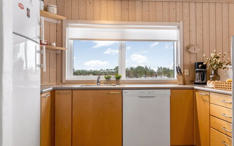 Galin - 210M to the Fjord: Kitchen, Flooring, Wood, Interior Design, Kitchen Appliance, Countertop, Major Appliance, Floor, Kitchen Sink, Lighting