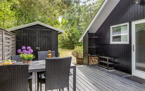 Else - 470M from the Sea: Wood, Porch, Hardwood, Plank, Deck, Cottage, Shade, Garden, Wood Flooring, Wood Stain