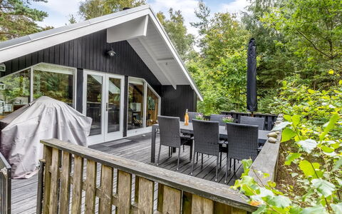 Else - 470M from the Sea: Cottage, Backyard, Yard, Garden Buildings, Shed, Siding, Outdoor Furniture, Log Cabin, Outdoor Structure, Shack