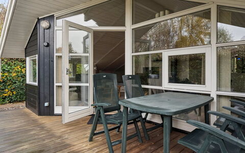 Gyda - 840M from the Sea: Vegetation, Shrub, Spring, Cottage, Garden, Shade, Backyard, Yard, Chair