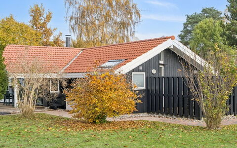 Gyda - 840M from the Sea: Vegetation, Shrub, Spring, Cottage, Garden, Shade, Backyard, Yard, Chair