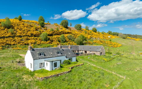 Bunloit Farmhouse: Grass, Vegetation, Grassland, Highland, Hill, Landscape, Rural Area, Cottage, Plant Community, Land Lot