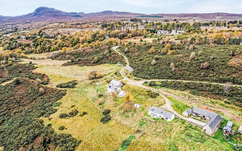 Bunloit Farmhouse: Natural Environment, Natural Landscape, Landscape, Ecoregion, Plain, Rural Area, Grassland, Land Lot, Field, Aerial Photography