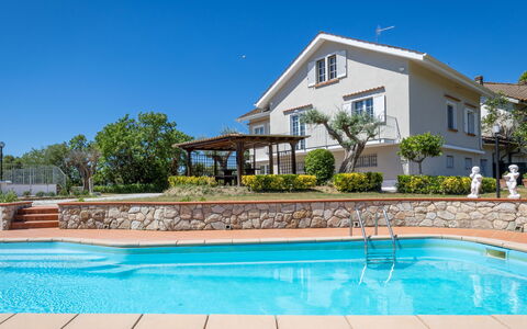 Enda: Blue, Swimming Pool, Residential Area, Resort, Estate, Garden, Eco Hotel, Landscaping, Shade