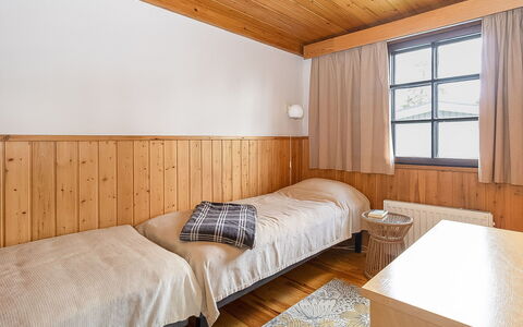 Maijantupa: Wood, Flooring, Floor, Bedroom, Bed, Interior Design, Ceiling, Hardwood, Bed Sheet, Wood Stain