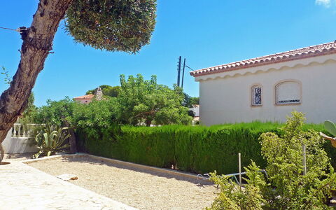 Marinada: Property, Vegetation, House, Real Estate, Building, Sky, Tree, Villa, Architecture, Estate