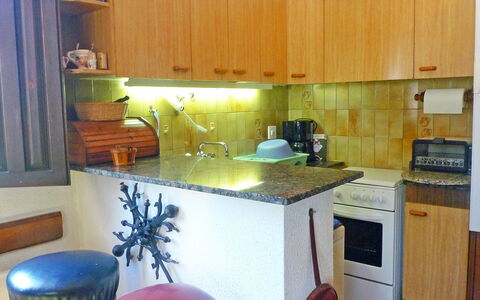 Marinada: Countertop, Furniture, Cabinetry, Room, Kitchen, Property, Kitchen Stove, Interior Design, Building, Floor