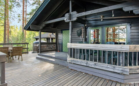 Susiranta: Wood, Porch, Deck, Wood Flooring, Plank, Hardwood, Cottage, Siding, Shade, Log Cabin