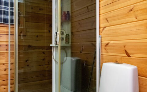Susiranta: Flooring, Wood, Floor, Plumbing Fixture, Interior Design, Bathroom, Room, Wood Stain, Plumbing, Door