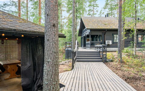 Susiranta: Wood, Deck, Cottage, Hardwood, Plank, Log Cabin, Shade, Porch, Natural Material, Outdoor Structure