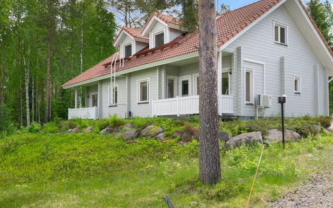 Vuokatti Villas Susi: Interior Design, Furniture, Couch, Flooring, Floor, Room, Ceiling, Living Room, Apartment