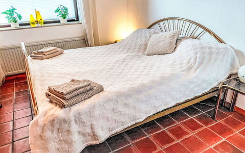 Schwalenberg 196: Bed, Bedroom, Bedding, Bed Sheet, Furniture, Floor, Wood, Interior Design, Flooring, Linens