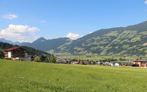 Fügen 225: Mountainous Landforms, Mountain, Hill, Highland, Mountain Range, Grassland, Landscape, Plain, Cloud, Hill Station