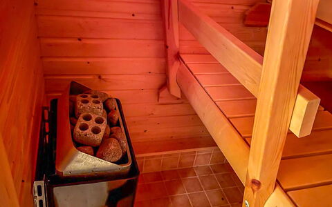 Villa Joutsen: Wood, Cottage, House, Home, Door, Hardwood, Garden Buildings, Wood Stain, Log Cabin, Plank