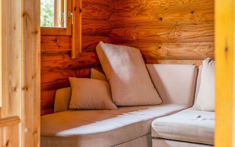 Villa Joutsen: Wood, Cottage, House, Home, Door, Hardwood, Garden Buildings, Wood Stain, Log Cabin, Plank